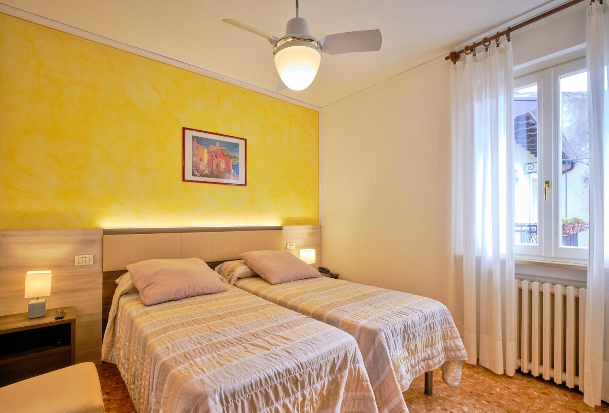 Piccolo Hotel Гарда Экстерьер фото
