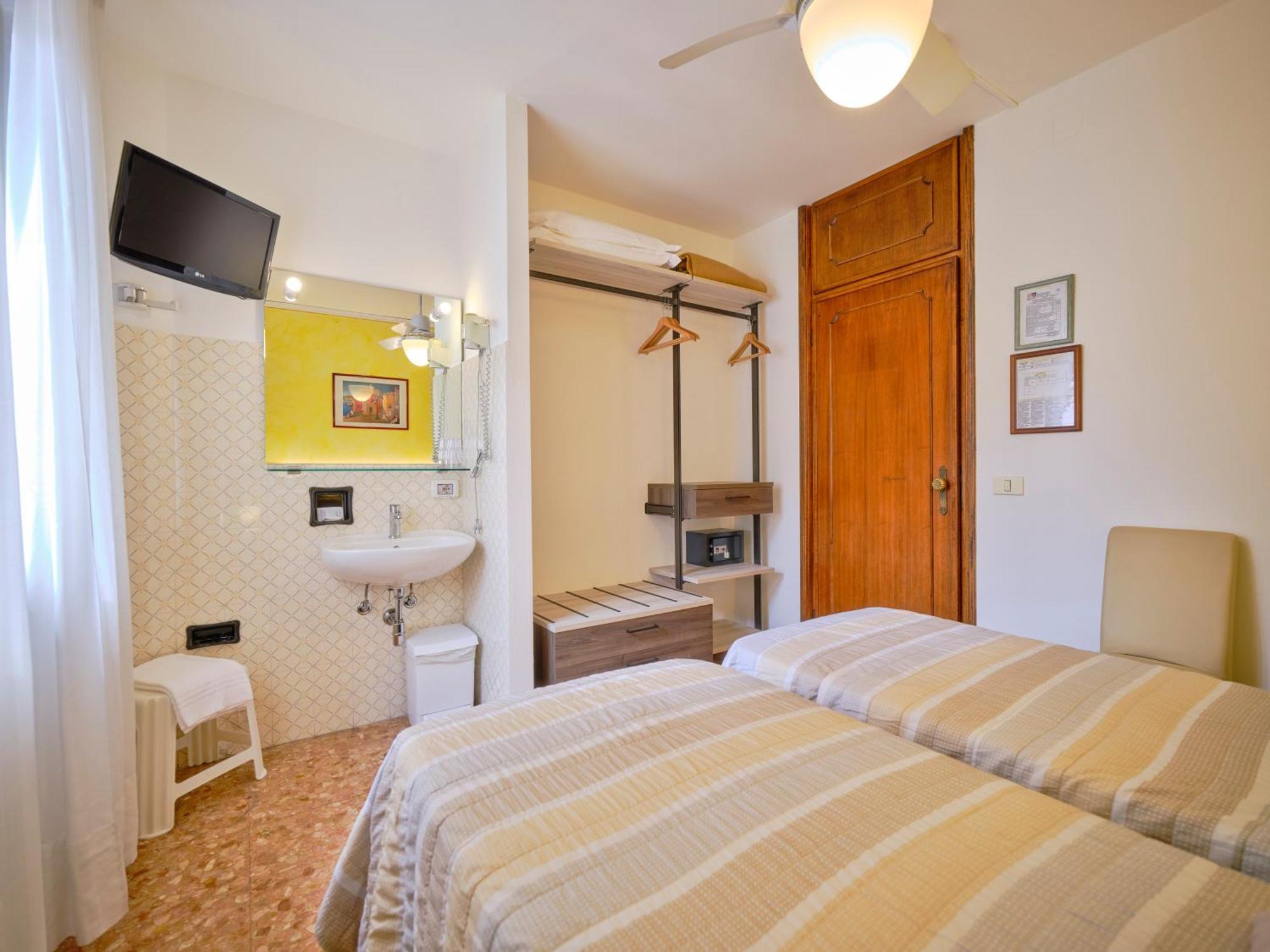 Piccolo Hotel Гарда Экстерьер фото